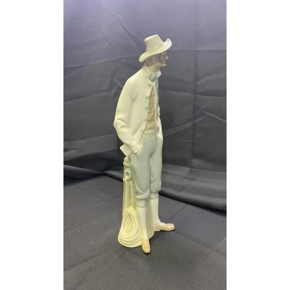 Vintage Sailor Lladro # 4657 - Retired Figurine Decor